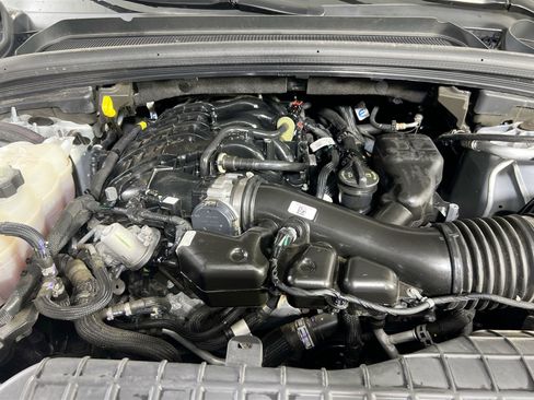 Used 2023 Jeep Grand Cherokee Limited w/ Black Appearance Package image 28