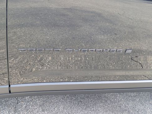 New 2026 Jeep Grand Cherokee L Laredo Altitude image 32