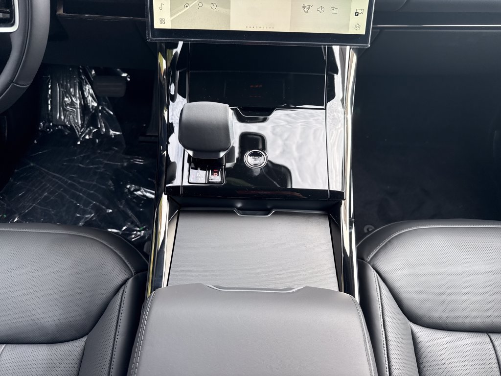 New 2027 Land Rover Range Rover Sport SE AWD/4WD image 23