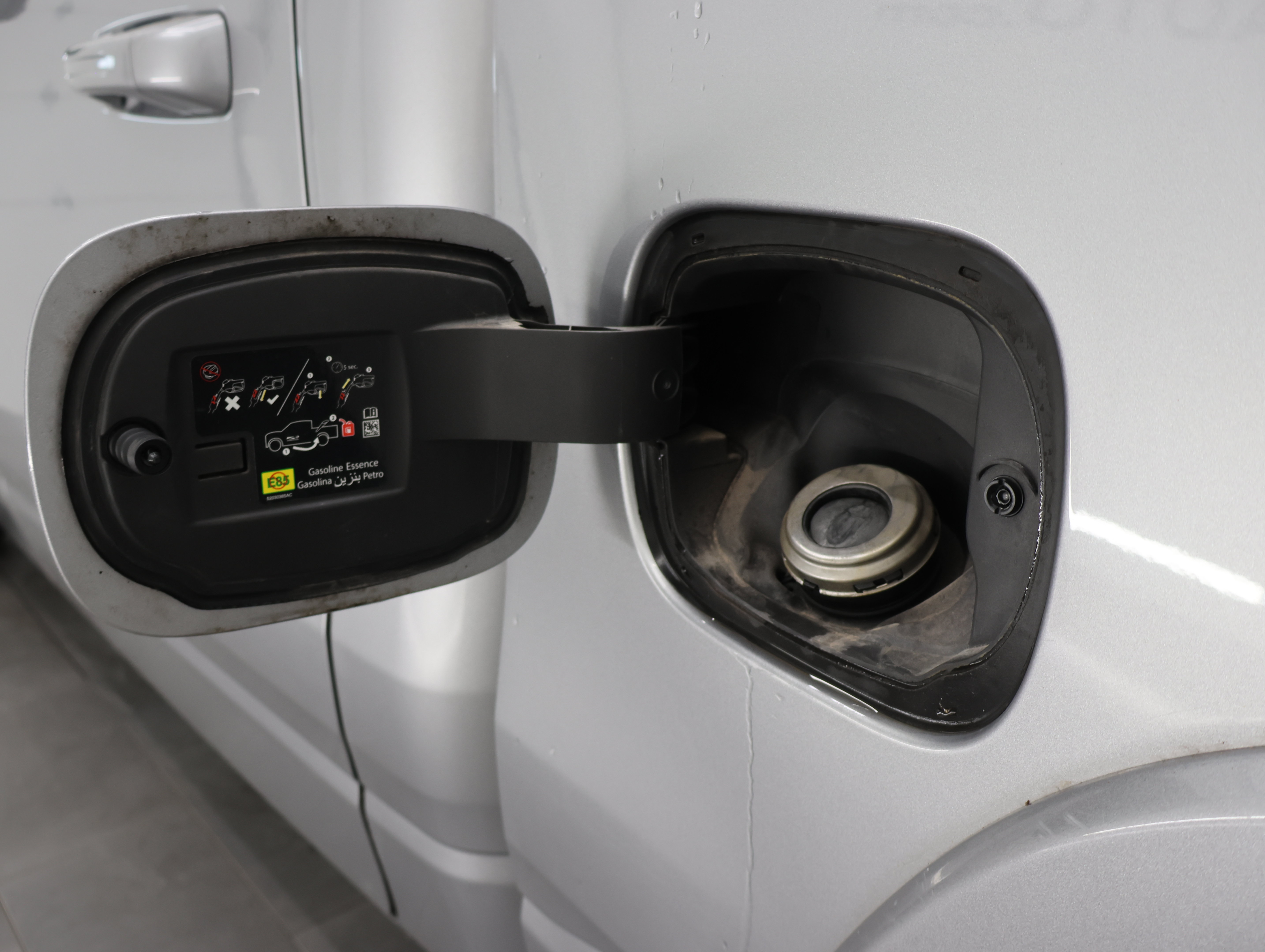 Used 2019 RAM 1500 Laramie w/ Sport Appearance Package AWD/4WD image 30