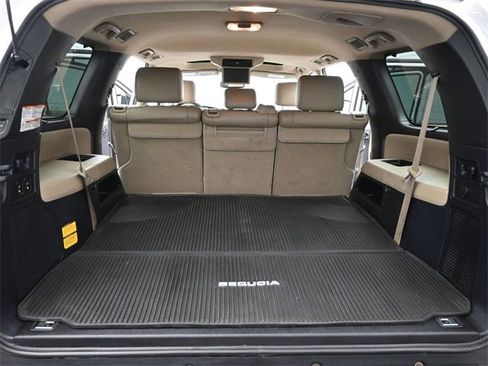 Used 2017 Toyota Sequoia Limited image 38