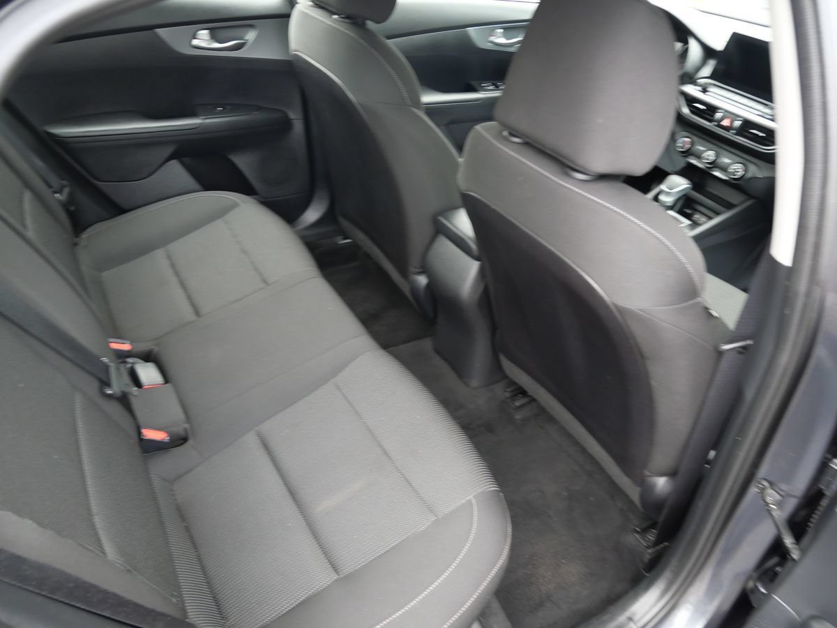 Used 2021 Kia Forte LXS FWD image 21