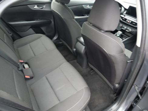 Used 2021 Kia Forte LXS FWD image 21
