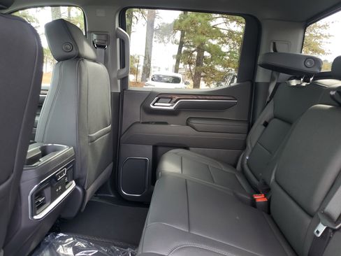 New 2026 GMC Sierra 1500 SLT image 10