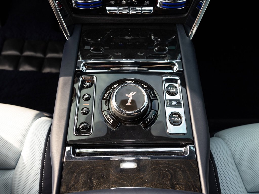 Used 2022 Rolls-Royce Cullinan w/ Cullinan Package AWD/4WD image 43