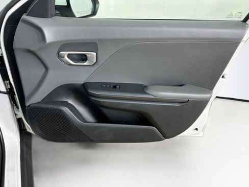 Used 2025 Kia K4 FWD image 30