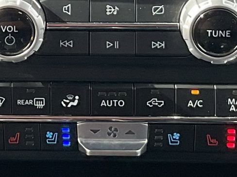 Used 2023 Ford F150 Lariat w/ Equipment Group 502A High image 14