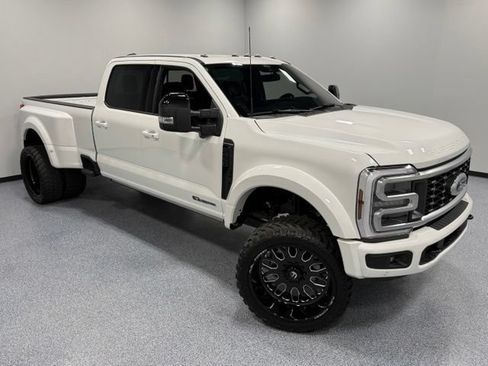 Used 2026 Ford F450 Platinum w/ Snow Plow Prep Package AWD/4WD image 36