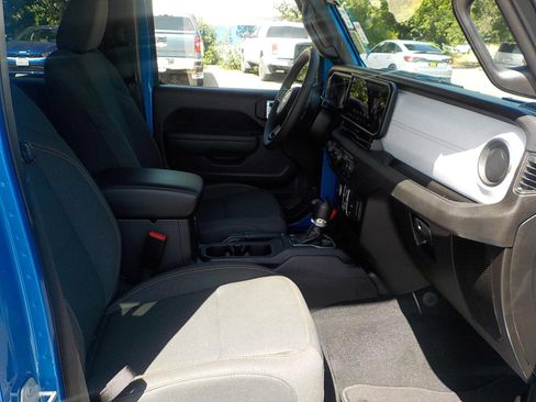 Used 2024 Jeep Wrangler Unlimited w/ Convenience Group image 15