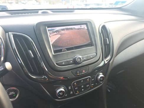 Used 2023 Chevrolet Equinox RS image 19