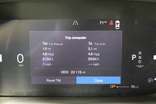 Used 2024 Volvo XC60 B5 Plus AWD/4WD image 35