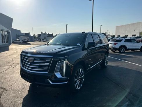 Certified 2026 Cadillac Escalade ESV Platinum Luxury w/ LPO, Floor Liner Package AWD/4WD image 2