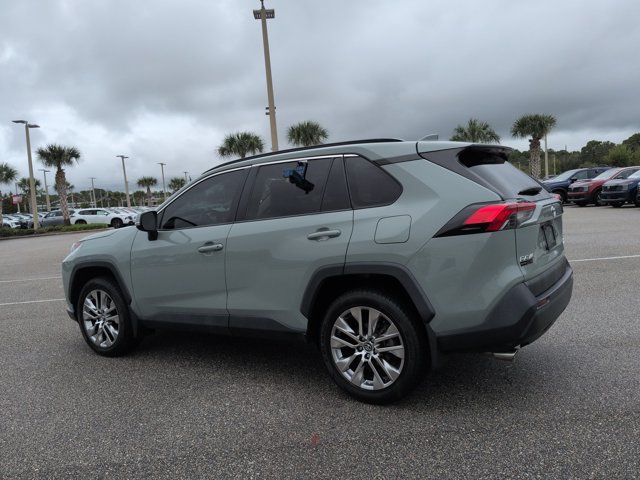 Used 2021 Toyota RAV4 XLE Premium AWD/4WD image 7