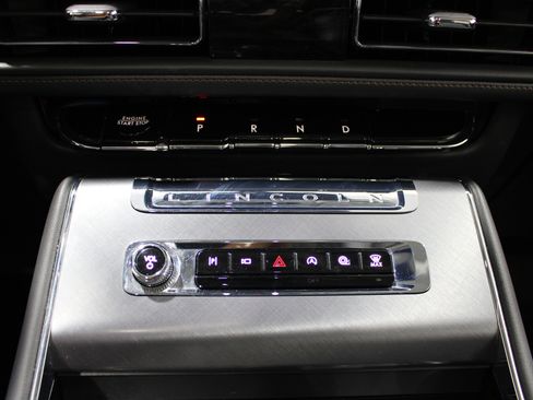 Used 2025 Lincoln Aviator AWD image 17