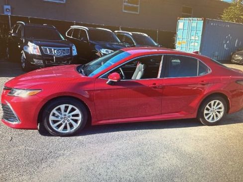 Used 2024 Toyota Camry LE FWD image 3