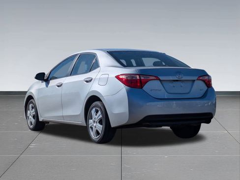 Used 2018 Toyota Corolla LE image 4