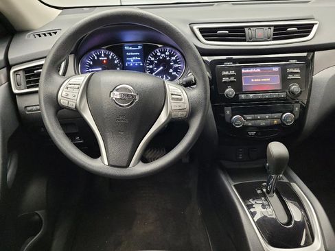 Used 2016 Nissan Rogue SV image 22