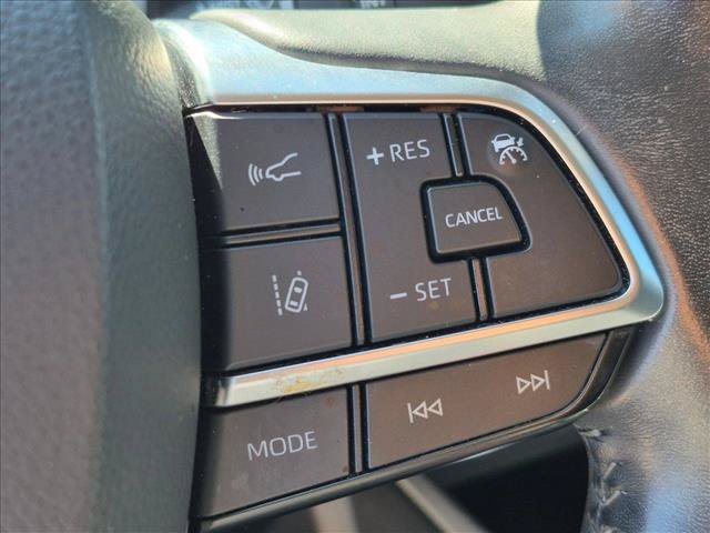 Used 2021 Toyota Highlander XLE FWD image 15