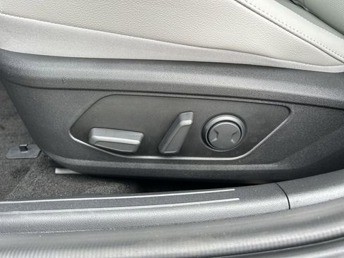 New 2025 Hyundai Elantra Limited image 22