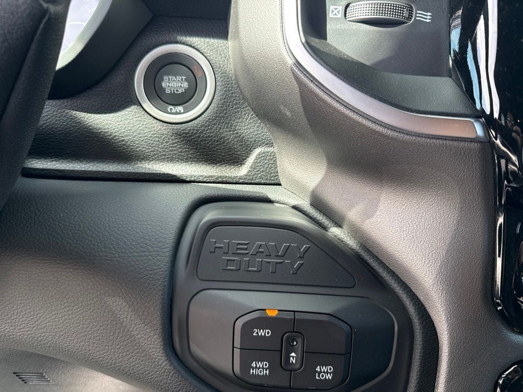 New 2026 RAM 2500 Big Horn AWD/4WD image 15