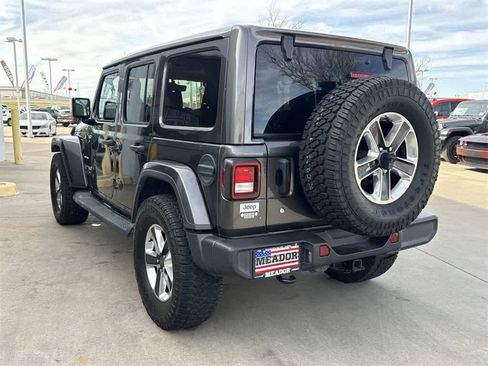 Used 2019 Jeep Wrangler Unlimited Sahara image 4
