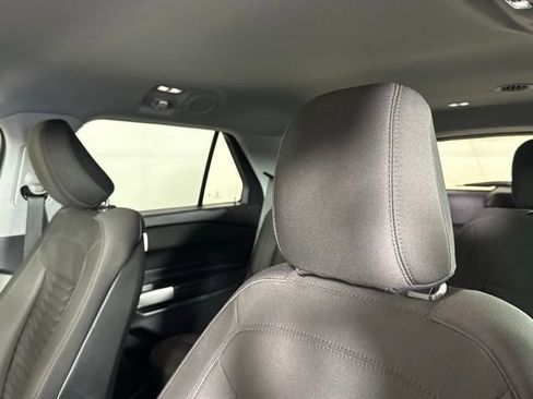 Used 2020 Ford Explorer XLT image 15