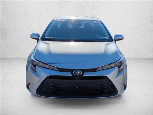 Certified 2023 Toyota Corolla LE image 2