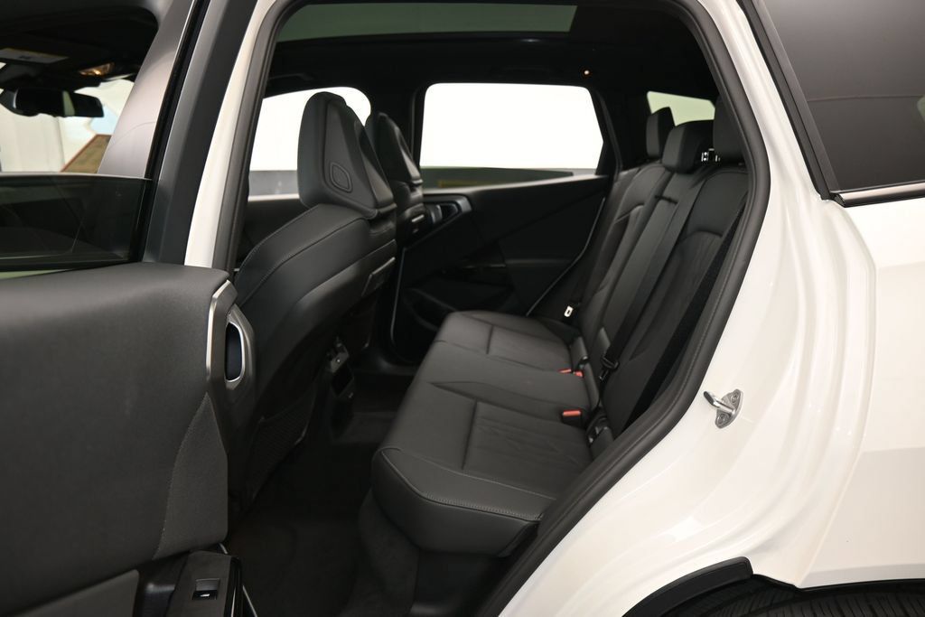Used 2026 BMW X3 xDrive30i w/ M Sport Package AWD/4WD image 31