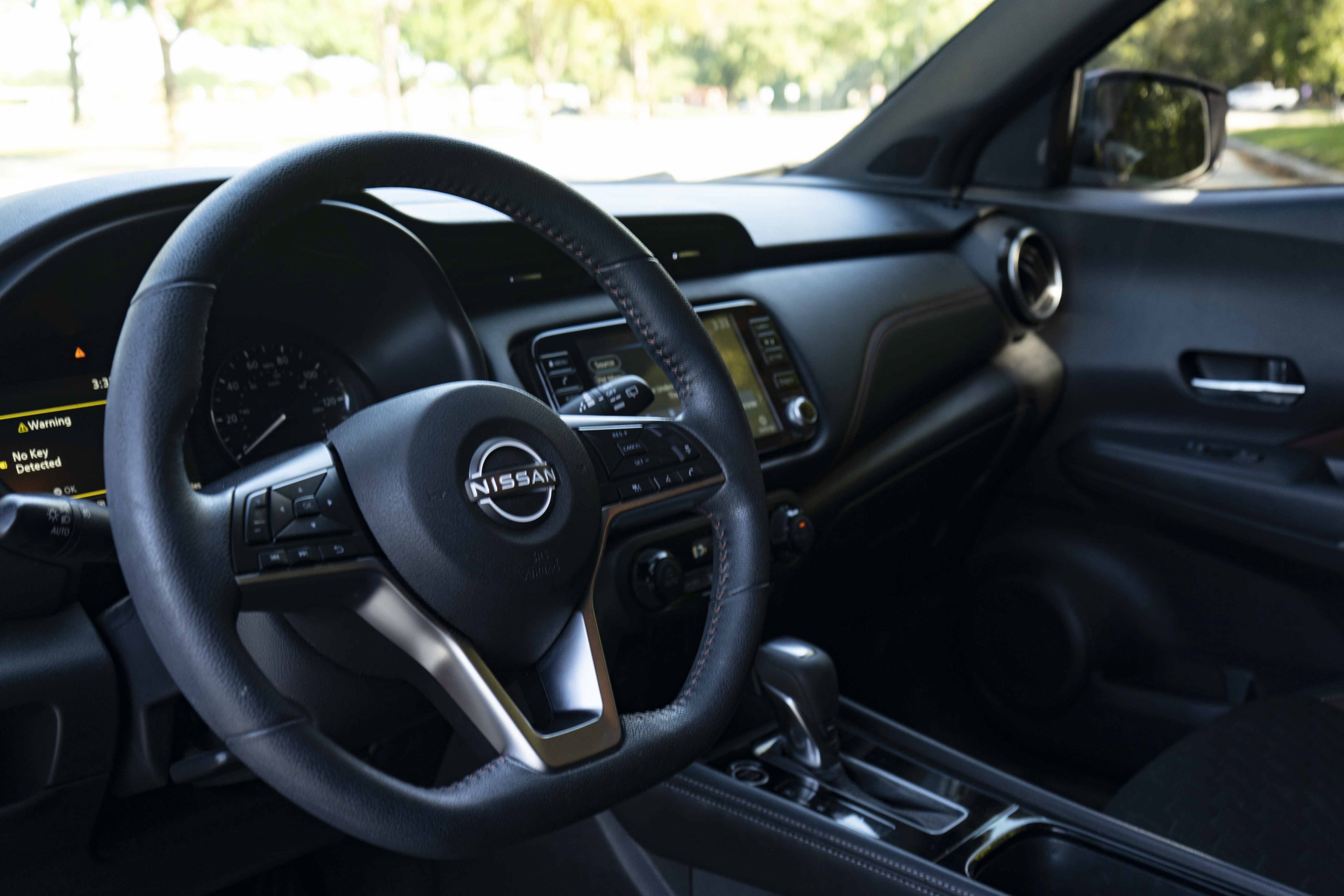 Used 2023 Nissan Kicks SR FWD image 16