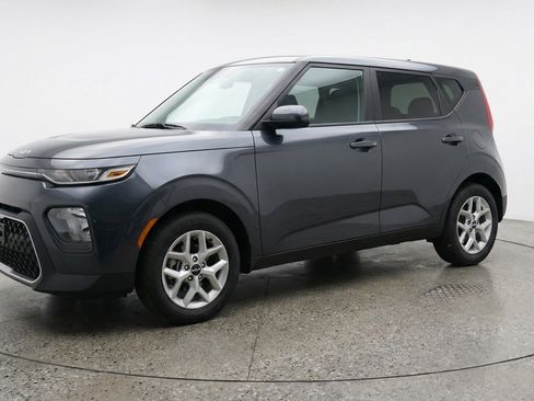 Used 2025 Kia Soul LX w/ LX Technology Package FWD image 3