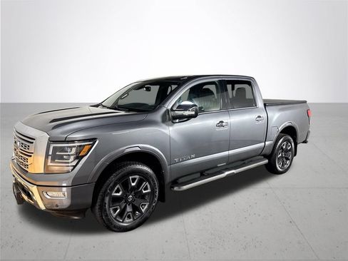 Used 2021 Nissan Titan Platinum Reserve w/ Moonroof Package AWD/4WD image 2