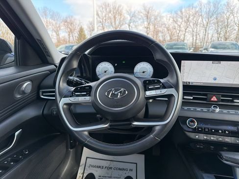 Used 2023 Hyundai Elantra Limited image 13