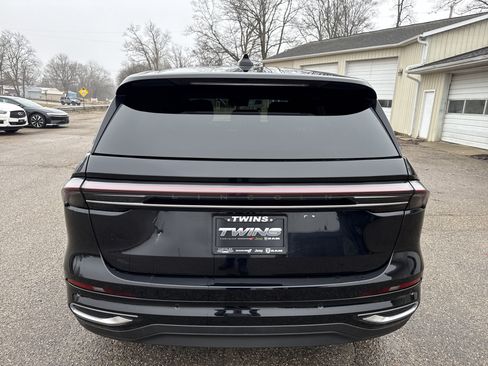 Used 2024 Lincoln Nautilus Premier AWD/4WD image 6