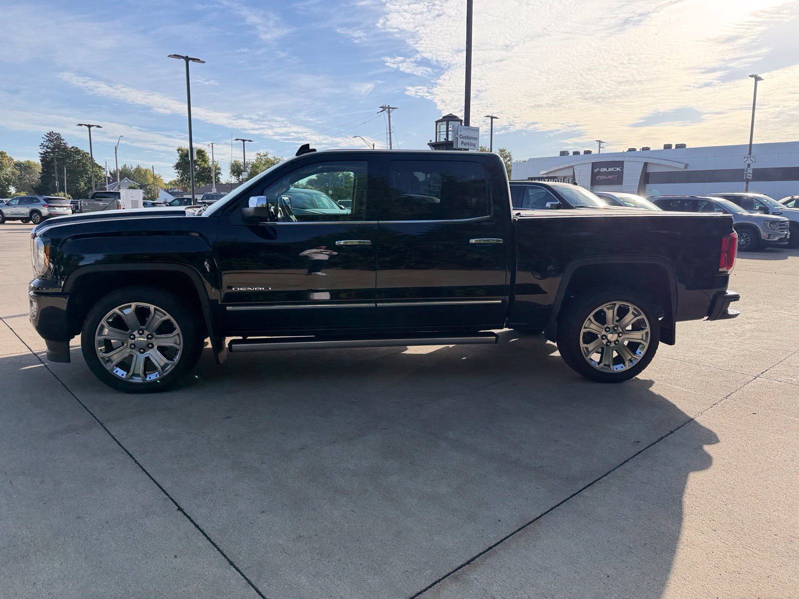 Used 2018 GMC Sierra 1500 Denali w/ Denali Ultimate Package AWD/4WD image 8