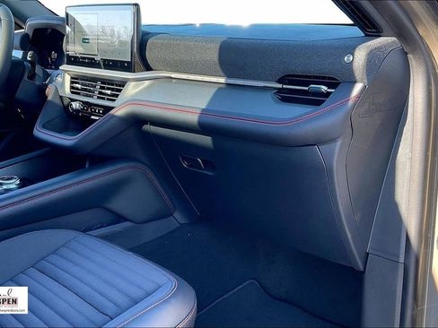 New 2026 Ford Explorer ST-Line w/ ST-Line Street Pack image 27