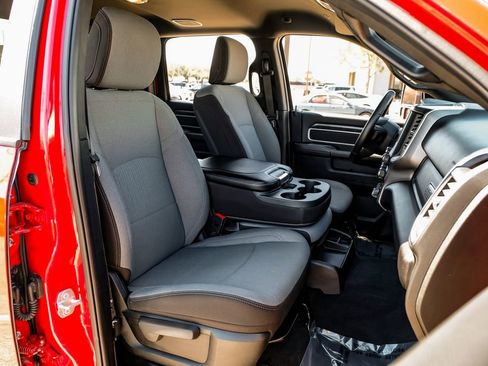 Used 2024 RAM 2500 Big Horn w/ Bed Utility Group image 33