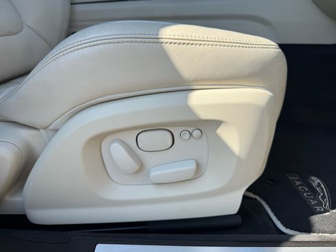 Used 2010 Jaguar XF R image 20