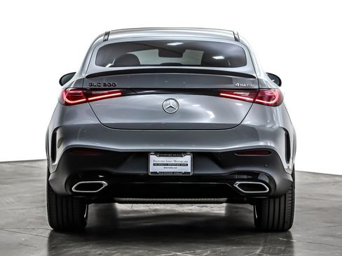 Certified 2025 Mercedes-Benz GLC 300 4MATIC image 5