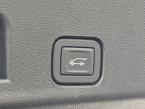 Certified 2026 GMC Acadia Denali Ultimate w/ LPO, Floor Liner Package AWD/4WD image 33