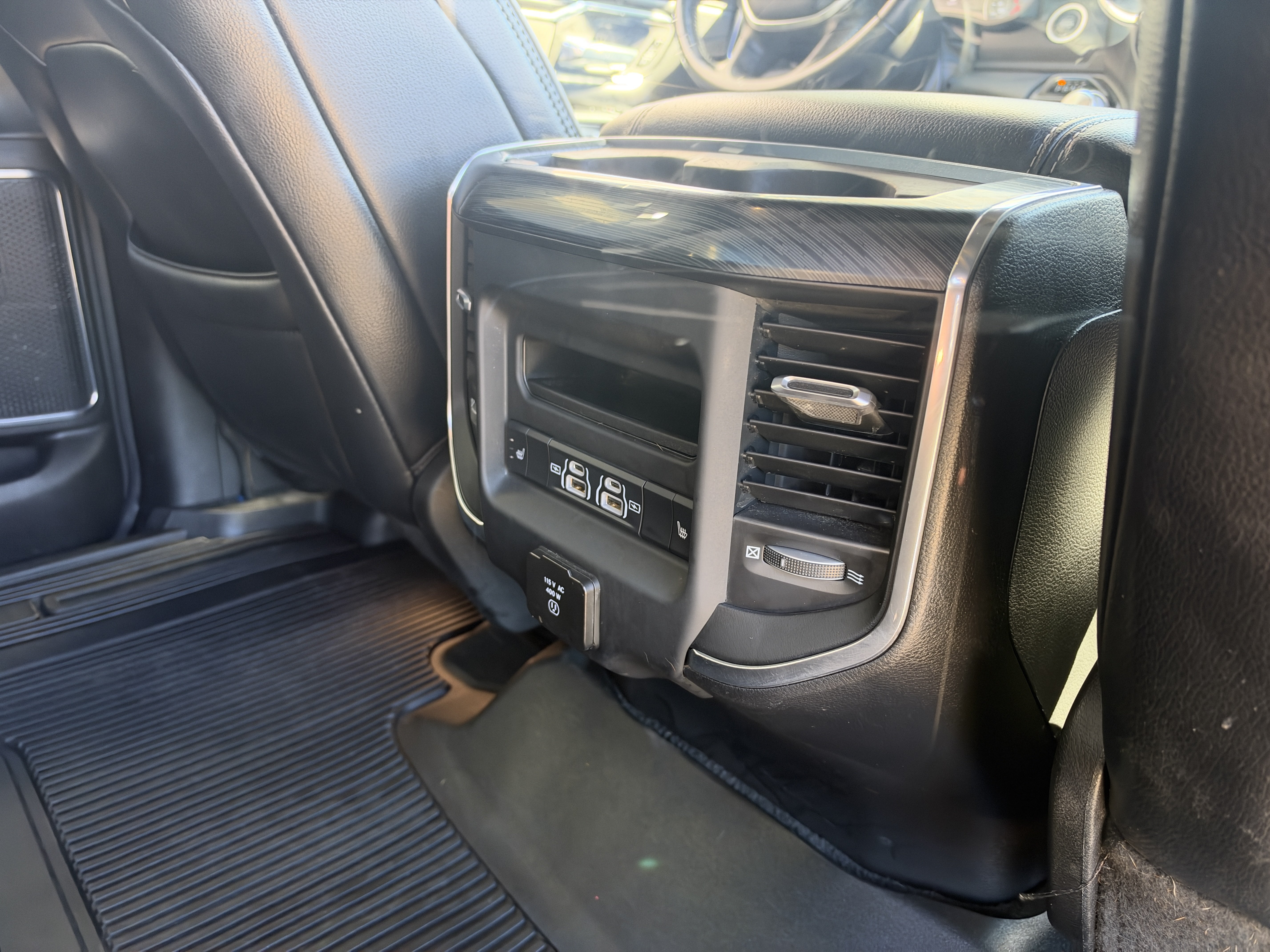 Used 2024 RAM 1500 Laramie AWD/4WD image 27