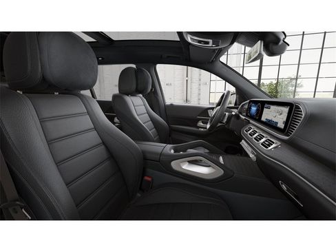 New 2026 Mercedes-Benz GLS 580 4MATIC image 4