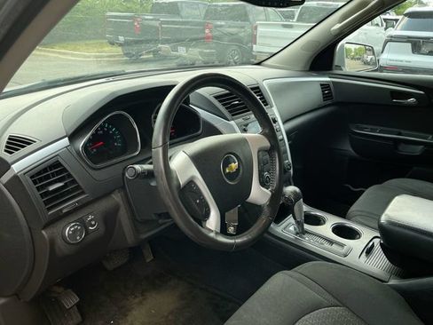 Used 2011 Chevrolet Traverse LT w/ Personal Connectivity Package FWD image 10