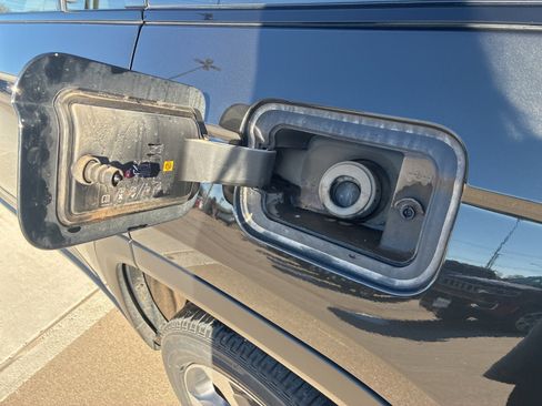 Used 2023 Jeep Grand Cherokee L Limited w/ Luxury Tech Group II image 14