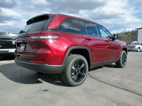 New 2025 Jeep Grand Cherokee Limited w/ Luxury Tech Group II image 13