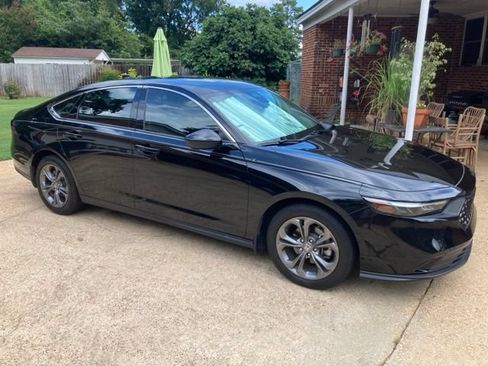 Used 2024 Honda Accord EX image 1