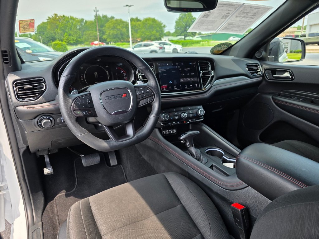 Used 2025 Dodge Durango GT RWD image 16