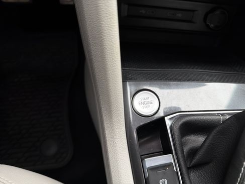 Used 2023 Volkswagen Tiguan SE R-Line image 21