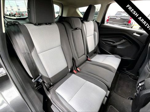 Used 2018 Ford Escape SE image 24