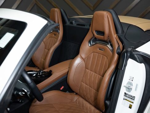 Used 2018 Mercedes-Benz AMG GT Roadster w/ Exclusive Interior Package image 7