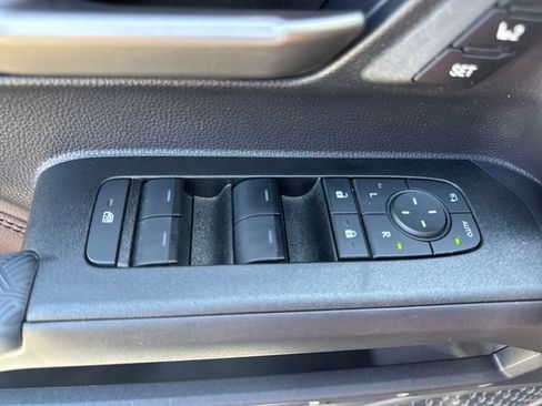 Used 2025 Toyota 4Runner Limited w/ Tow Technology Package AWD/4WD image 20